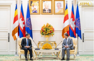  Cambodian PM hosts President of Lao Supreme People’s Prosecutor Office 